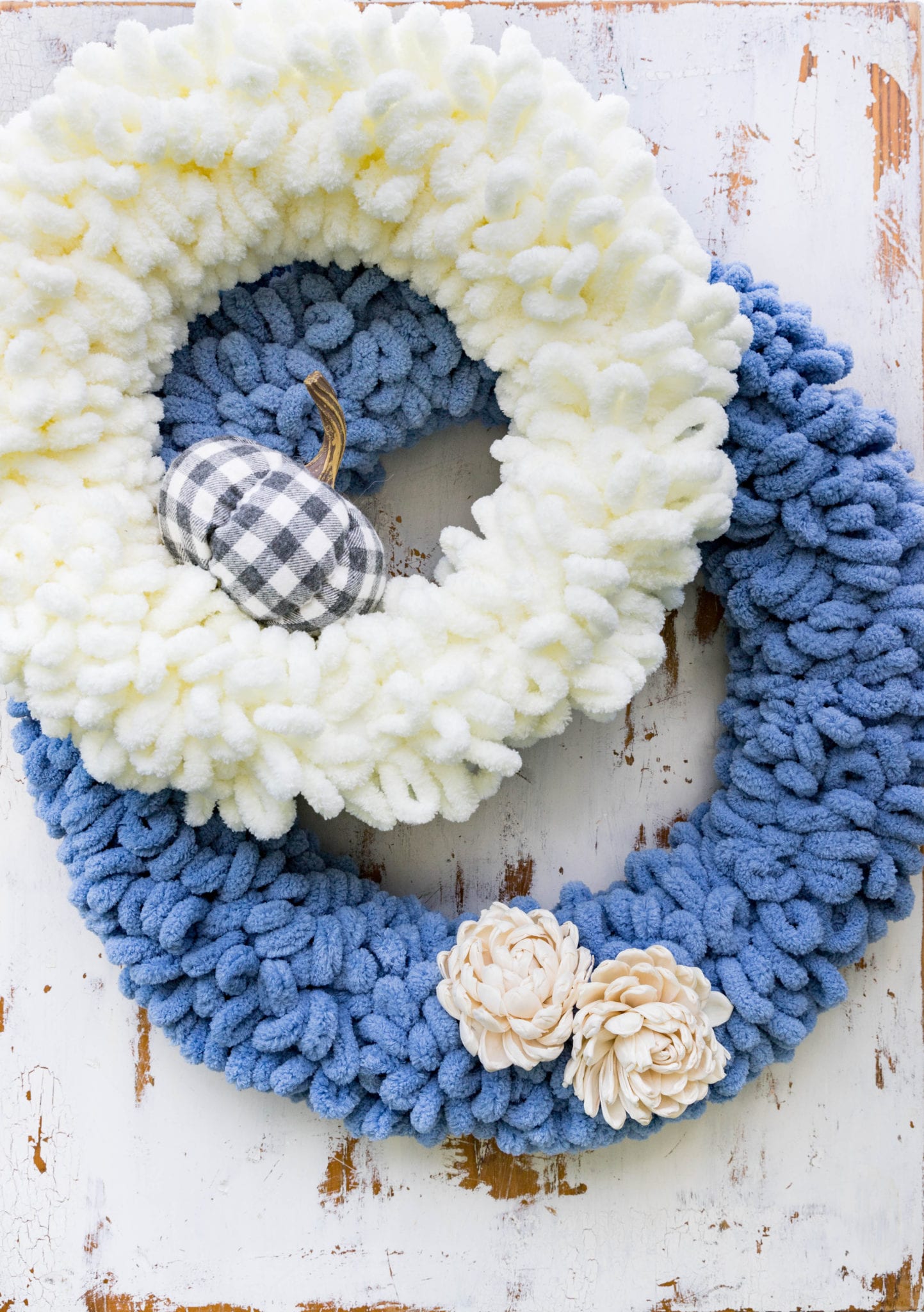 DIY Yarn Loop Wreath with Bernat Blanket EZ • Sewrella