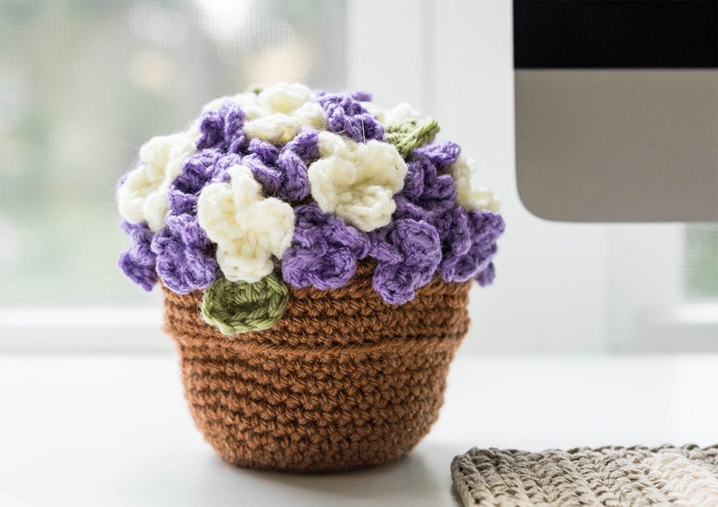 Crochet Flower Pot • Sewrella